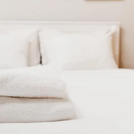 Beautiful And Cozy 2 Bedroom With Living Loft Apartment *