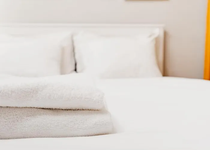 Beautiful And Cozy 2 Bedroom With Living Loft Apartment *