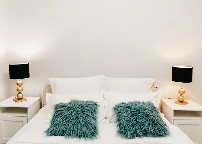 Beautiful And Cozy 2 Bedroom With Living Loft Apartment *